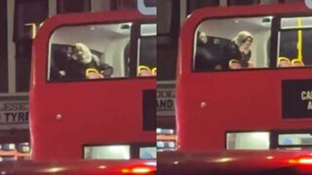 Hijab Girl Fucking Inside – Decker Red Bus On New Year