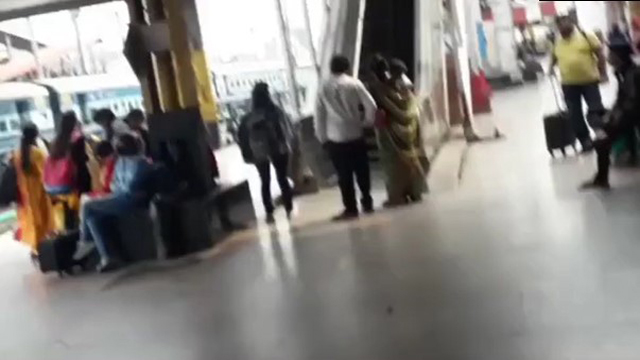 Indian Railway Station In – Public Place Porn Video Free