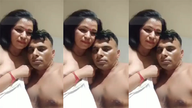 Cheater Aunty Fucking – With Lover In Hotel