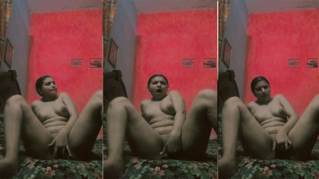 Pakistani Babe Ayesha – Masturbating For BF Mms