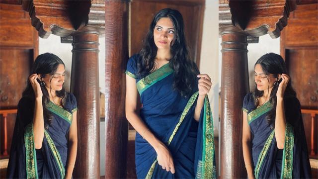 Beautiful Mallu Babe Squeezing Boobs And Fingering Hard